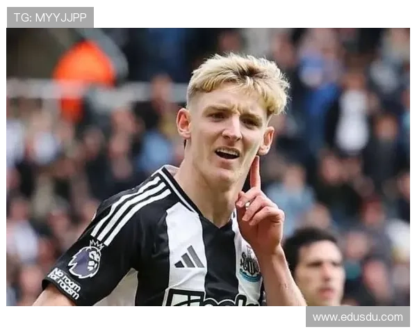 伯恩利安东尼：从边缘球员到英超新星的蜕变之路