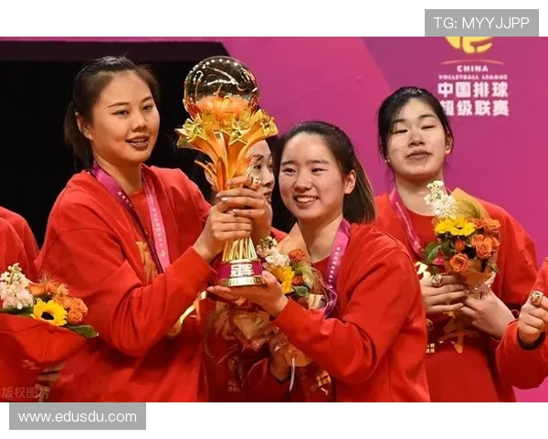 中国女排勇夺世界冠军再创辉煌全民热议彰显体育精神力量