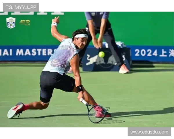 中国小将横扫劲敌挺进大师赛四强展现网球新生代强劲实力