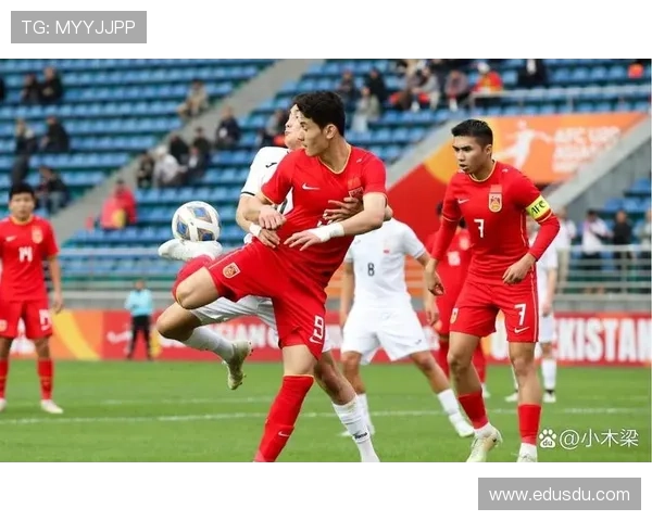 中国男足主场绝平劲敌展现顽强斗志年轻球员闪耀全场燃爆全场激情