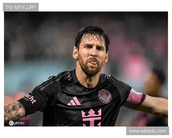 梅西加盟迈阿密国际后首次亮相 赛场表现引发全球热议