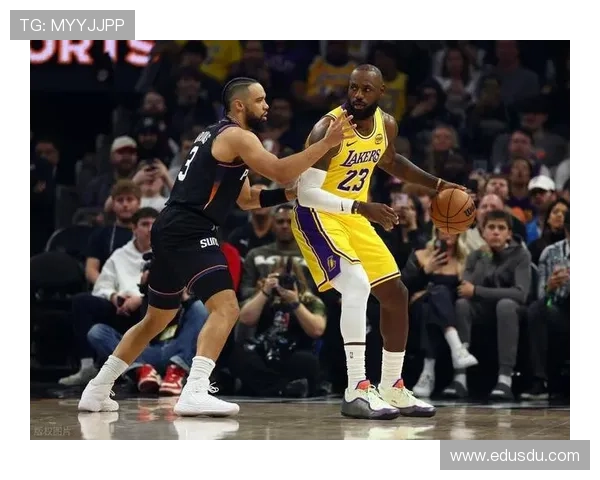 詹姆斯领衔湖人季前赛强势反弹 快船大胜火箭展现冠军竞争力