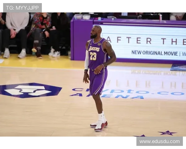 詹姆斯带领湖人力克勇士迎来四连胜 赛季状态回暖信号明显