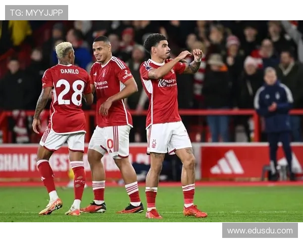 诺丁汉森林俱乐部迎来新赛季挑战 球队阵容调整引发球迷热议